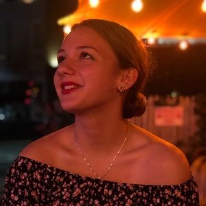 Meet your Posher, Maya